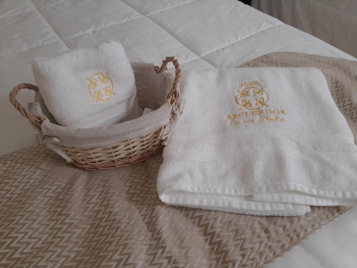 Hotel Recuerdos 巴利亚多利德 外观 照片